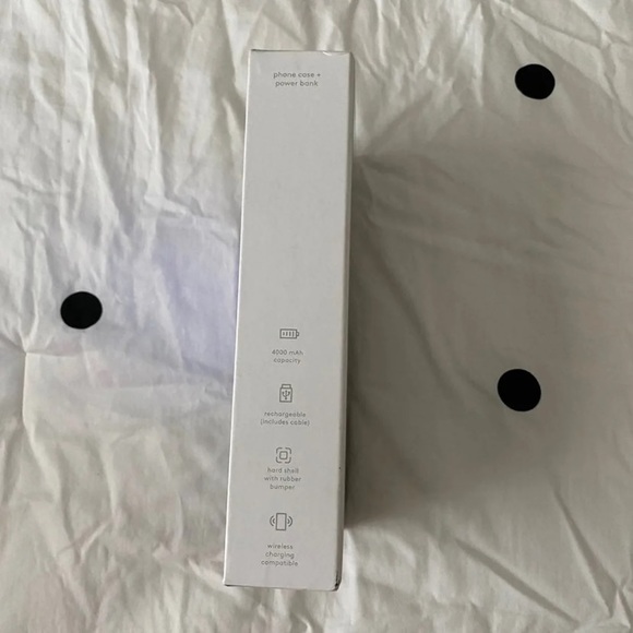 iPhone X/XS Reflective Case & Portable Charger Set - Picture 3 of 4